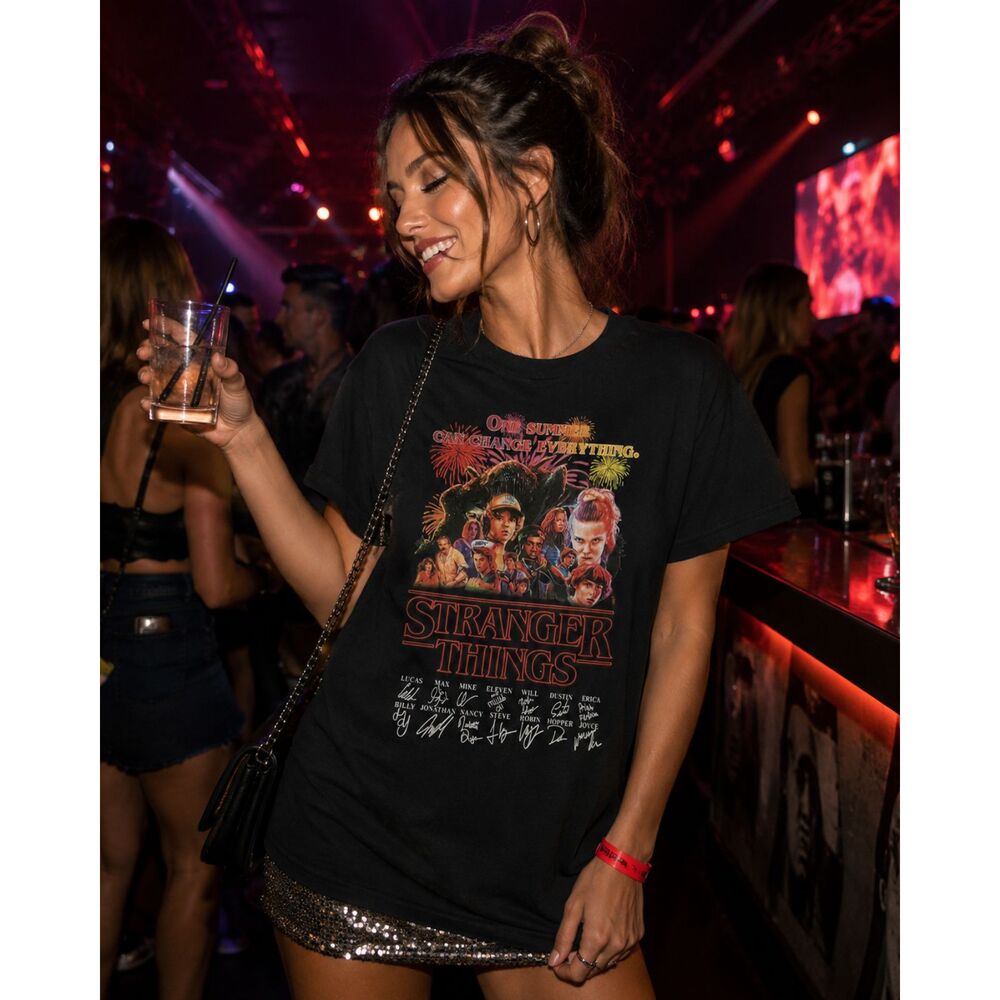 Stranger Things Cast One Summer Changes Everything Netflix T-Shirt Unisex XL